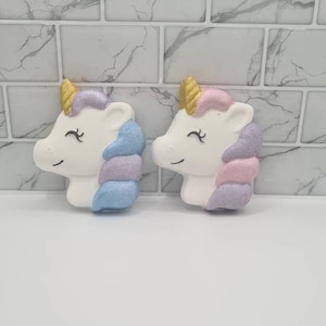 Unicorn bath bomb, unicorn gifts, animal lovers gift, animal bath bomb, children's bath bomb, vegan gift, fizzers, bath bomb uk,