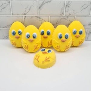 Easter egg chick bath bomb, Easter gifts, children's bath bomb, animal lovers gift, animal bath bomb, unique gifts, fizzers, bath bombs uk