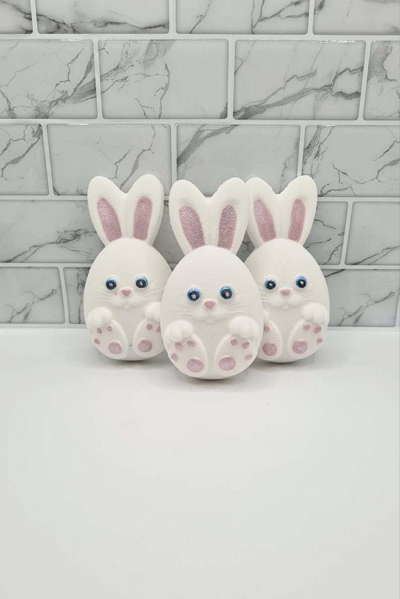 Rabbit bath bomb, rabbit gift, animal bath bomb, animal lovers, Easter gift, children's bath bomb, vegan gift, bath bombs uk, fizzers image 1