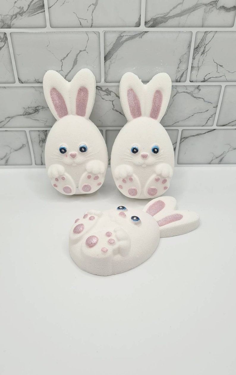 Rabbit bath bomb, rabbit gift, animal bath bomb, animal lovers, Easter gift, children's bath bomb, vegan gift, bath bombs uk, fizzers image 3