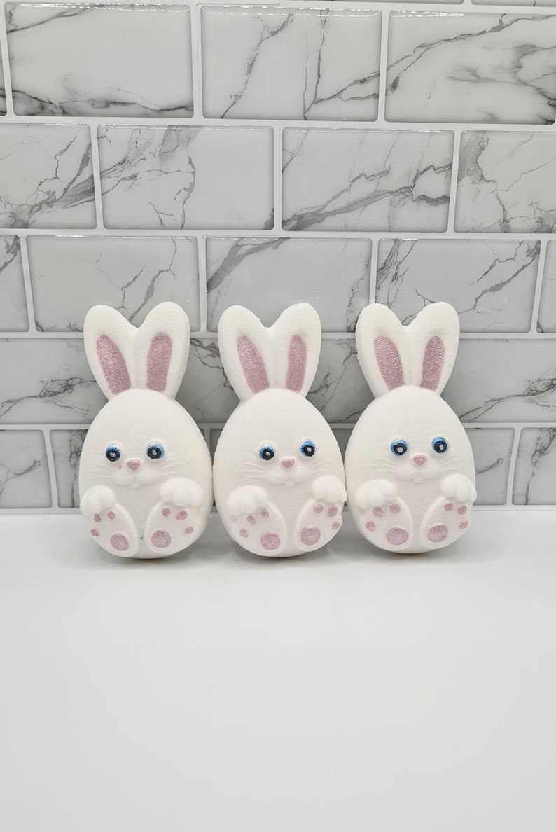 Rabbit bath bomb, rabbit gift, animal bath bomb, animal lovers, Easter gift, children's bath bomb, vegan gift, bath bombs uk, fizzers image 2