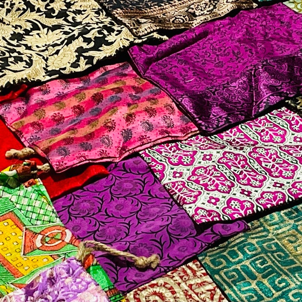 Sac cadeau sari recyclé avec cordon de serrage Différentes tailles disponibles
