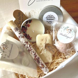 Wellness Geschenk Set Rosenzauber für Frauen | SPA Wellness Geschenkbox für Freundin Frauen | Wohlfühlbox Geburtstag | Rosenblüten Badesalz