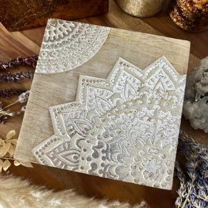 Mandala Schmuckbox Holzbox Silber für Foto Ringe Ketten | Schmuckkasten Holz Schatulle Kästchen im Boho Vintage Stil aus Mangoholz