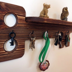 Decorative key shelf Rustic key Distressed wood key holder Rustic wood key shelf Wood key hook Brown wall rack Floating shelf Leash hanger