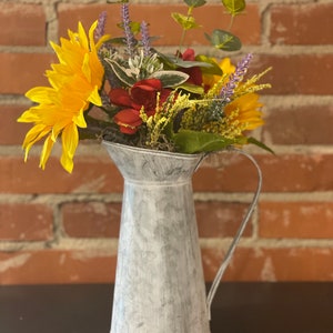 floral arrangement, sunflower arrangement,sunflower arrangement tin ,home, housewarming gifts,home decor