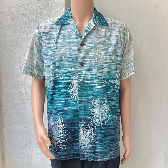 SALE Stunning 1950s Kamehameha Graduated Turquoise