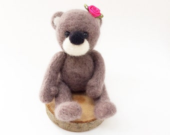 Felted Bear, Miniature Bear Lover Gift, Cute Bear Woodland Nursery Decor, Unique Gift, Kids Room Decor Artist Bear Felted Ornament Cute Gift