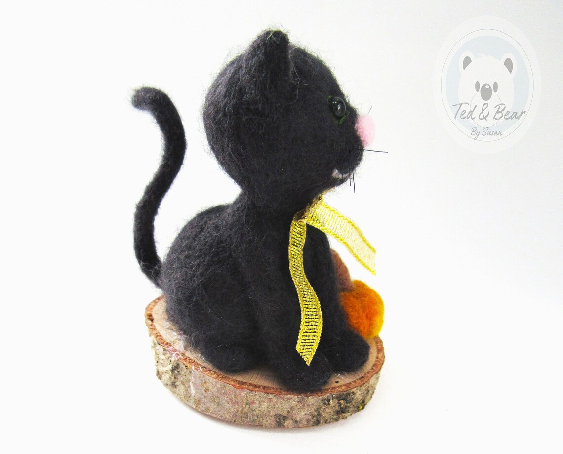 Needle Felted Cat, Handmade Miniature Black Cat, Halloween Decor