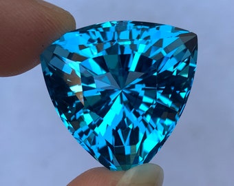 70 Ct's Stunning Blue Swiss Trilliant Cut Topaz Gemstone, Swiss Topaz Gemstone, Swiss Blue Topaz, Blue Swiss Topaz, Topaz, Swiss Topaz