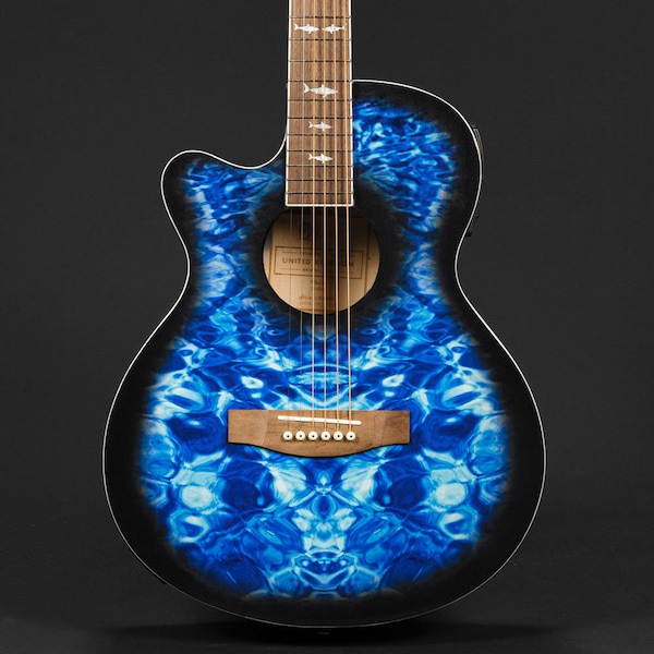 Lindo B-STOCK Linkshänder Blue Shark Elektroakustische Gitarre mit aktivem Vorverstärker, Digital Tuner, XLR/Klinke und gepolstertem Gig Bag