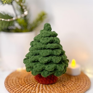 Festive Crochet Christmas Tree Pattern for Holiday Decor