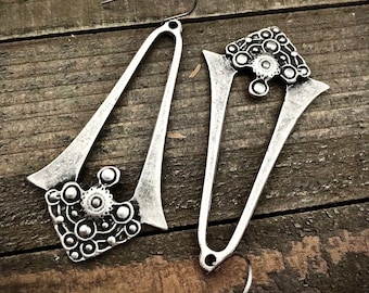 Boho Silver Dangle Earrings: Bohemian Statement Jewelry