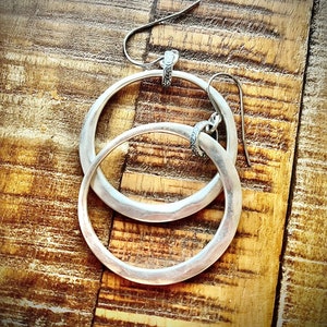 ◆STONEHENgE◆ Silver Ring Earrings SC1022 Silver Plated High Polished Twist Hoop Earrings - A New Day
