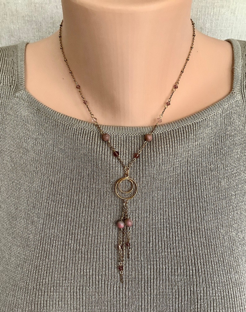 Dainty Vintage Style Rhodonite Beaded Chain Circle Pendant Necklace