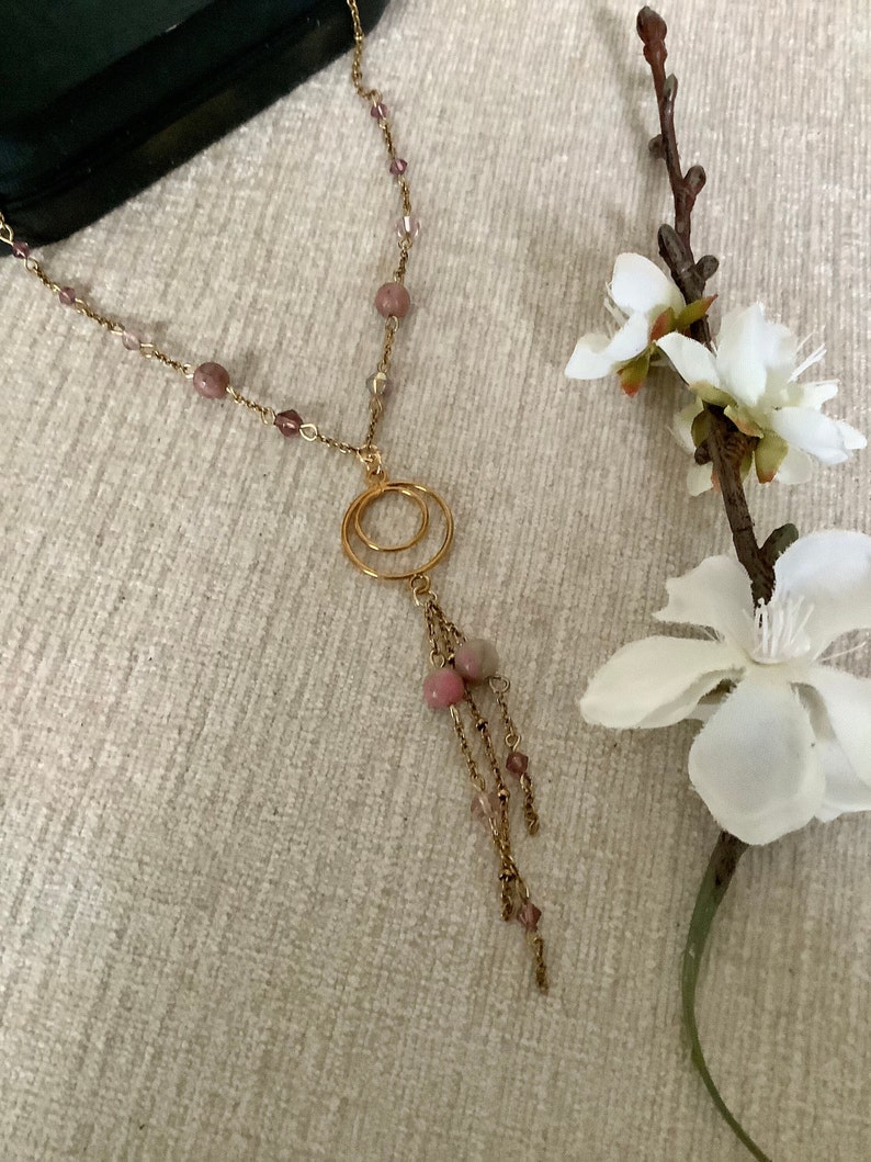 Dainty Vintage Style Rhodonite Beaded Chain Circle Pendant Necklace
