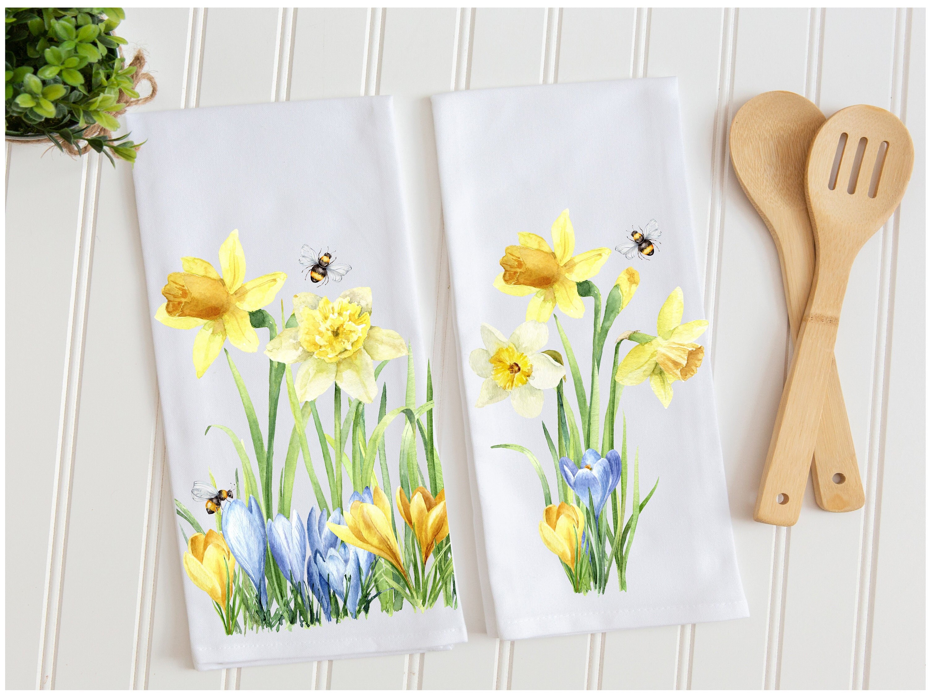 Daffodils and Bumble Bees, Spring Floral Dish Towel Set, Floral Tea Towels,  Spring Kitchen, Mother's Day Gift, New Home Gift -  Canada