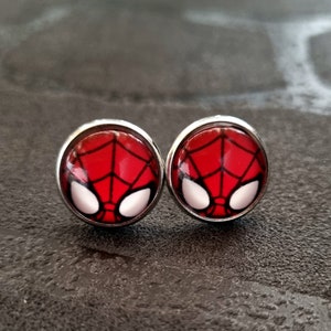 Spiderman Emblem Symbol Marvel Röd Svart Silver Runda Örhängen 12 mm Glas Cabochon Herr Presentidé