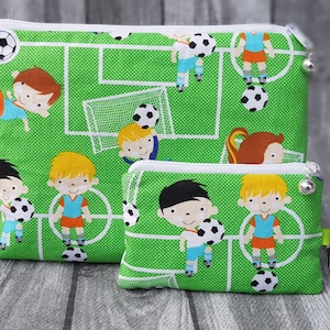 Toiletry Bag & Keyring Football Sport Kicker Boys Green Playing Field Hobby Set or individually NEW Gift Set School Enrollment Children Ball