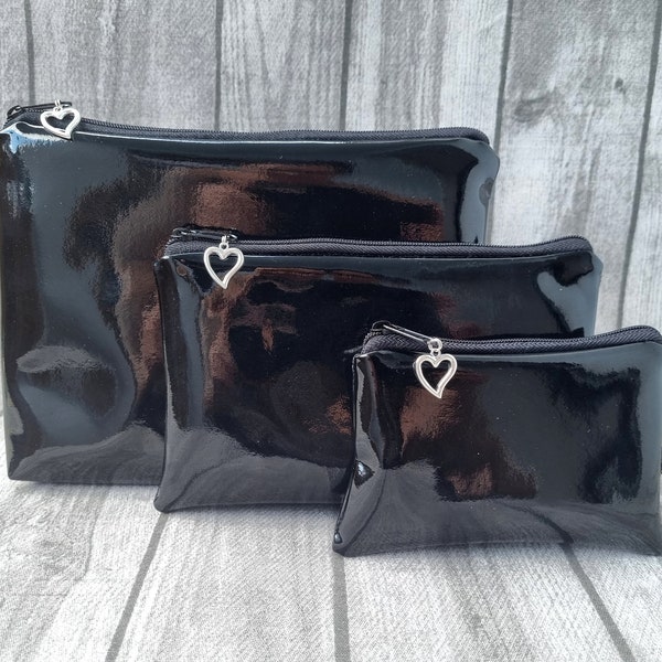 Kosmetiktasche Mäppchen & Schlüsselanhänger Set Lack Schwarz Silber Glitzer Kulturtasche Handmade gelackt wasserabweisend Geschenkset