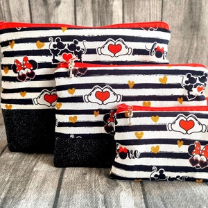 Borsa per cosmetici, astuccio, astuccio per occhiali, custodia per cellulare, portachiavi, set Topolino e Minnie innamorati a righe nere Disney, regalo fatto a mano