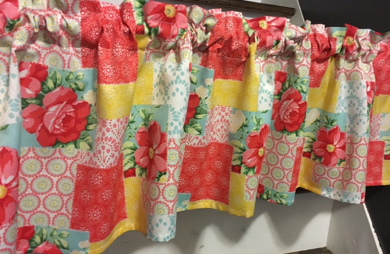 Download Floral Spring Red And Yellow Patchwork Valance Made To Match Pioneer Woman Tablecloth And Matching Kitchen Towels Curtains Window Treatments Home Living Deshpandefoundationindia Org