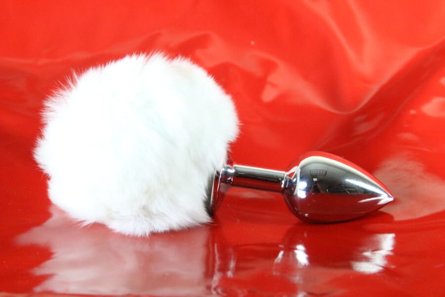 small tail plug