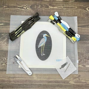 Heron Needlepoint Kit (Heron Oval)