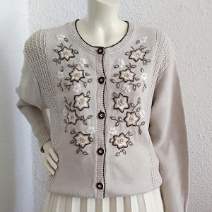 cardigan folk anni '90 cardigan tirolese austriaco cardigan cottagecore ricamato cardigan contadino cardigan con ricami floreali taglia 40/42