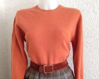 minimalist wool sweater luxury knitwear Scotland wool dusted orange color 38 size basic minimal top classic vintage slouchy wool pullover