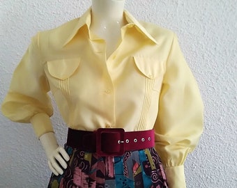 70s Biesen-Bluse: Gelbe Polyester Hose mit Biesenärmeln, Gr. 42