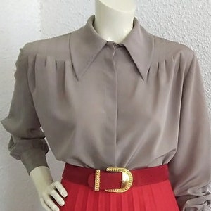 70er Jahre Dagger Kragen Bluse retro elegante Bluse Beige Neutrale Farbbluse BLEYLE Frühlingsbluse basic simple Button up Shirt 10 size Büro