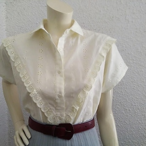 70s cutwork lace blouse pastel yellow blouse ruffled blouse plastron blouse sleeveless pale color blouse summer top sheer-ish blouse 40 size