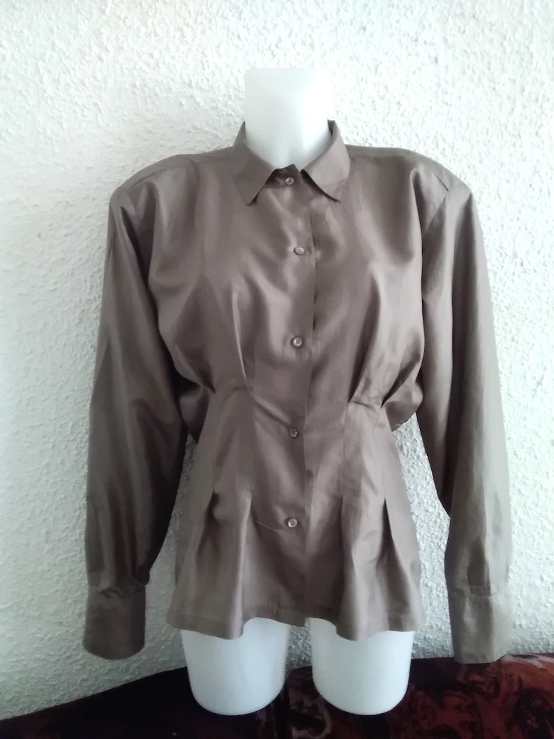 minimalist neutral pure silk shirt 80 simple basic shirt office secretary blouse long sleeve padded shoulders size label S brand Kavi