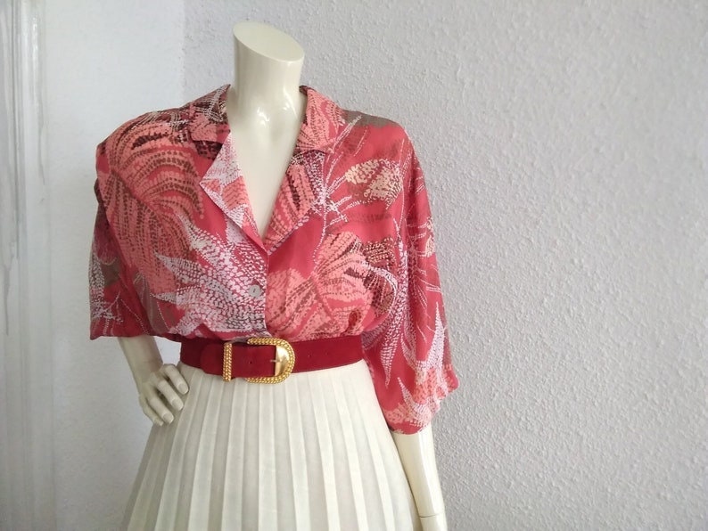 Haut En Soie Naturelle Rouge Et Doré Taille 42 - Style évasé - Très Bon état - Marque Jolie