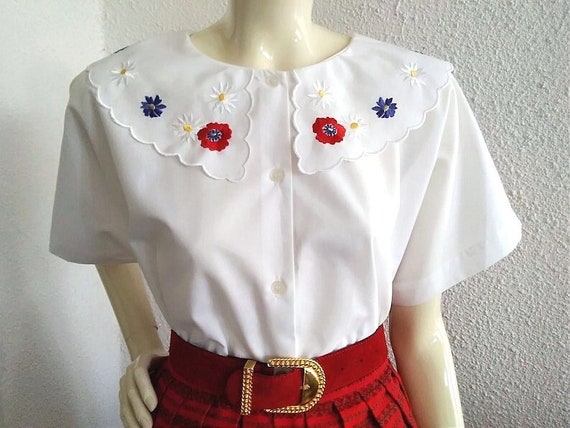 80s embroidered blouse sailor collar statement bl… - image 1