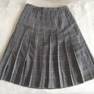 80s checkered skirt 42/44 size pleated skirt classic british style skirt autumnal skirt high waist plaid preppy skirt tartan spring skirt