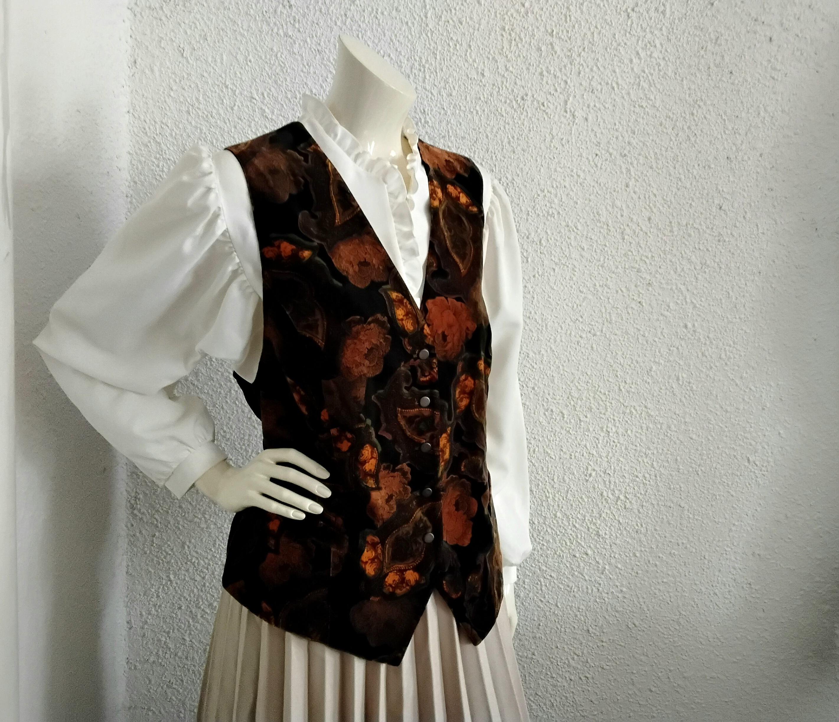 刺繍装飾 ベルベット風ベスト 刺繍装飾 ベルベット風ベスト il_340x270.2730990129_o554.jpg