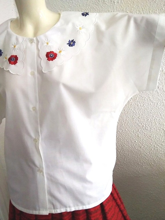 80s embroidered blouse sailor collar statement bl… - image 2