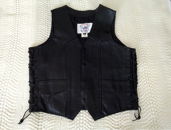 ECHORD vintage 80’s leather vest vintage 80s black leather vest 1980s new wave | Le Vintage Cult