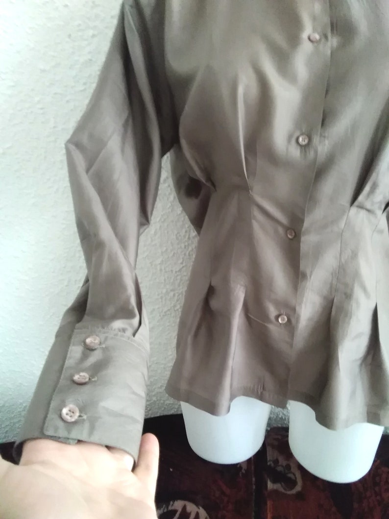 minimalist neutral pure silk shirt 80 simple basic shirt office secretary blouse long sleeve padded shoulders size label S brand Kavi