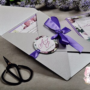 Invitation de mariage Petal-Fold, Invitation de mariage floral, Ensemble de mariage argent et violet, Faire Part Mariage