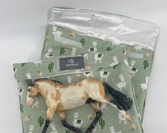1:9 Traditional Scale Llama Print Satin Lined Model Horse Pony Pockets Travel Pouches for Storage or Transport