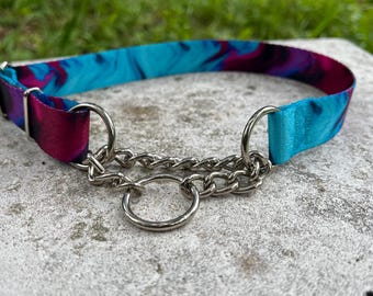Collar martingale para perros con cadena a cuadros de 2,5 cm de ancho, ajustable y fácil de poner.