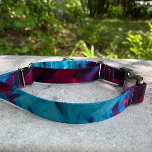 Collar para perro Martingala suave de 1 pulgada de ancho en morado y verde azulado, collar Martingala con hebilla ajustable, hebilla de aluminio de deslizamiento limitado imagen 4