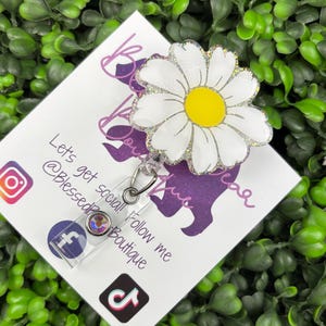 Daisy Badge Reel | Flower Badge Reel | Nurse Badge Reel | White Flower Badge Holder | Teacher Badge Reel |