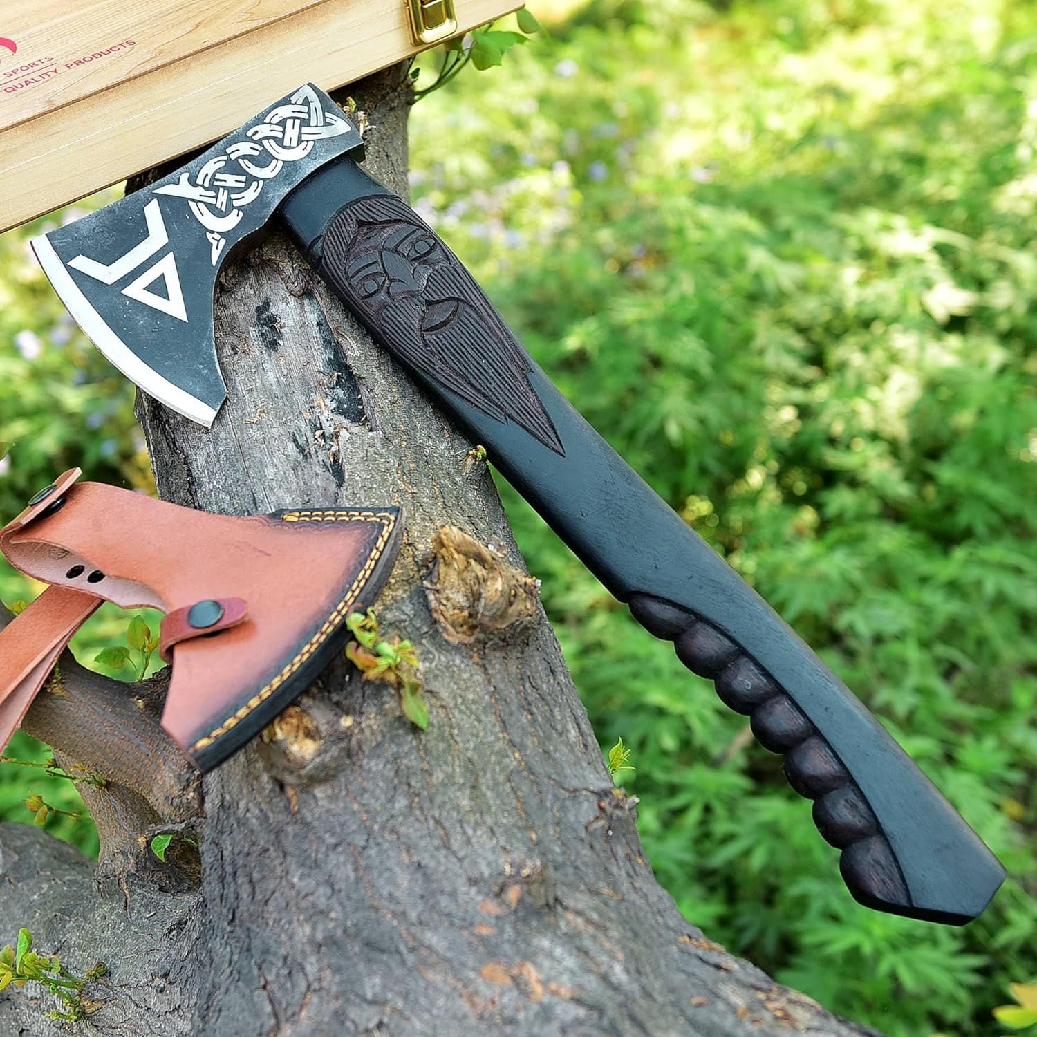 Hache viking faite main : tête d'animal sculptée, manche en bois de frêne - France