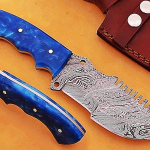 Custom Handmade Damascus Steel Hunting Knife / Tracker Knife SS-17352