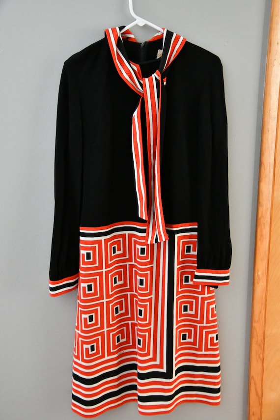 Mr Dino red black print dress sz 12 (med/lg)