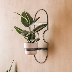 CUTE PLANTER POT Hanging plant holder Art Deco round steel rod plant holder Wall planter geometric image 2